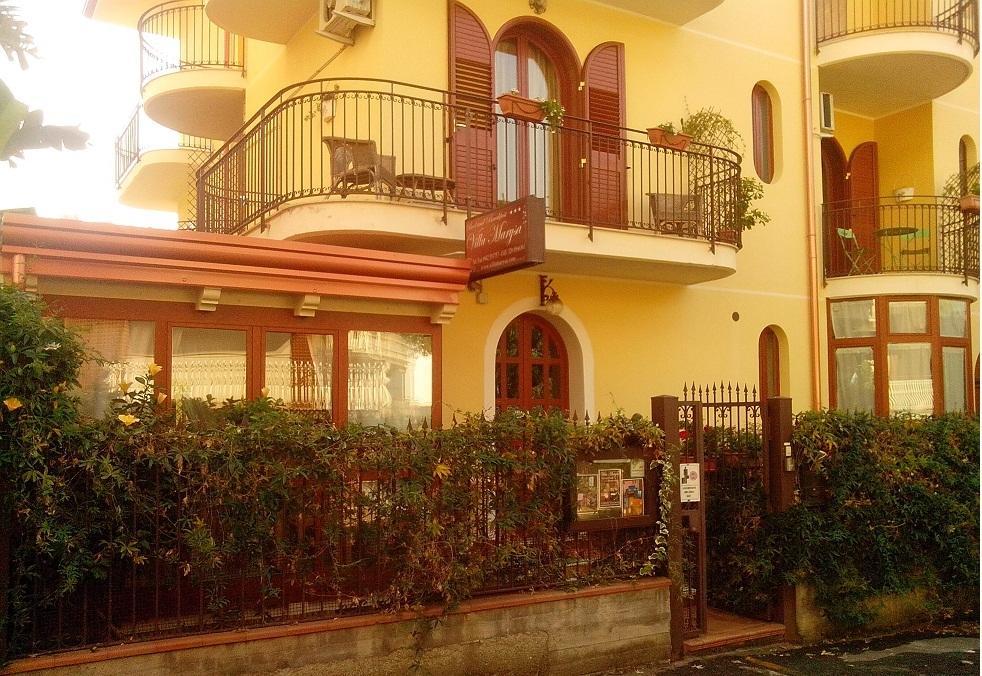 Villa Marysa Studio Apartment Giardini Naxos Exteriör bild