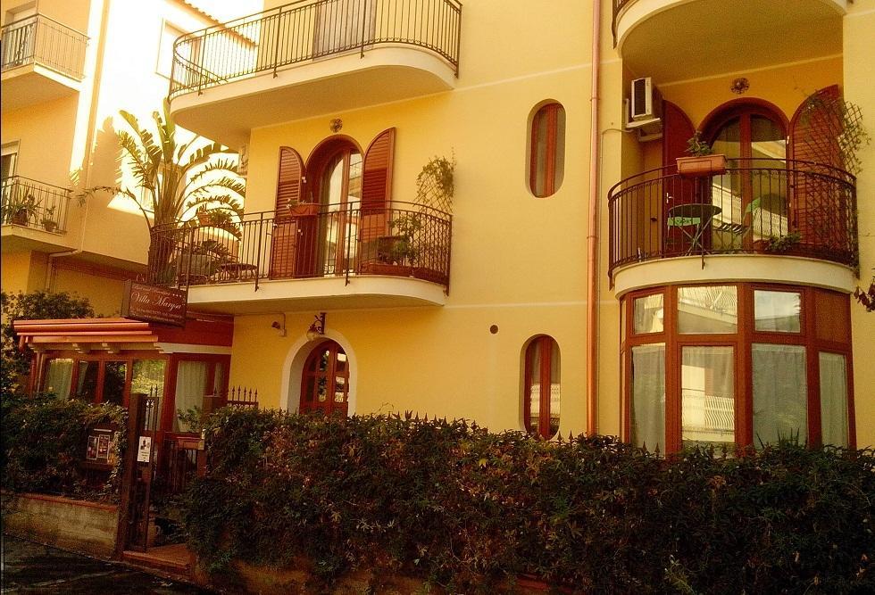 Villa Marysa Studio Apartment Giardini Naxos Exteriör bild